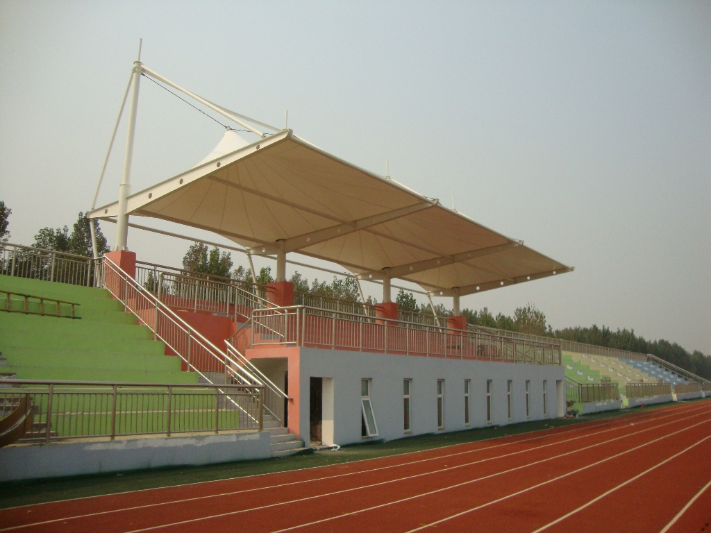 中小學(xué)建造膜結(jié)構(gòu)體育看臺(tái)，想不踩坑，看這些！